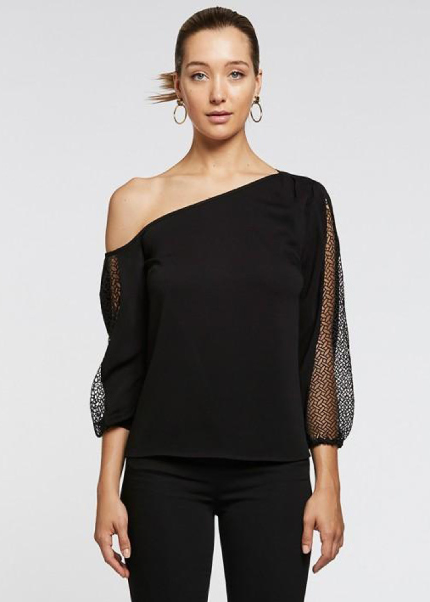 Le Fontaine Asymmetrical Lace Sleeve Top | Eskell - Eskell