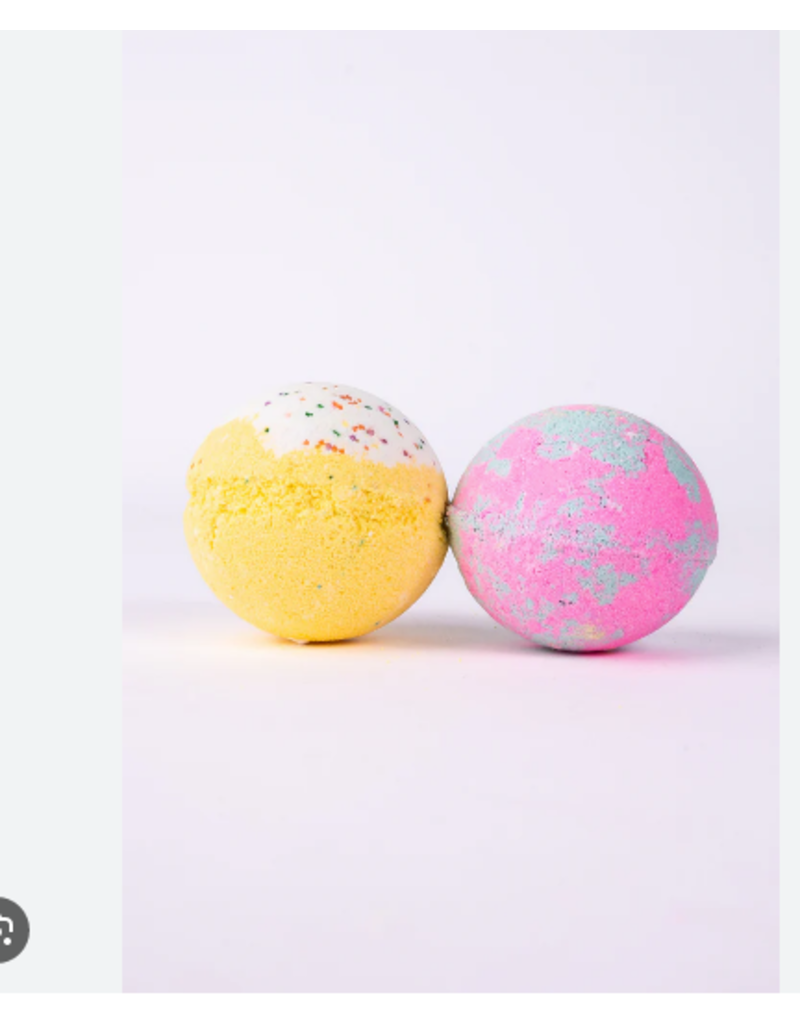 Creative Education (Great Pretenders) Royally Awesome Bath Bomb w/ a Surprise Ring sold single