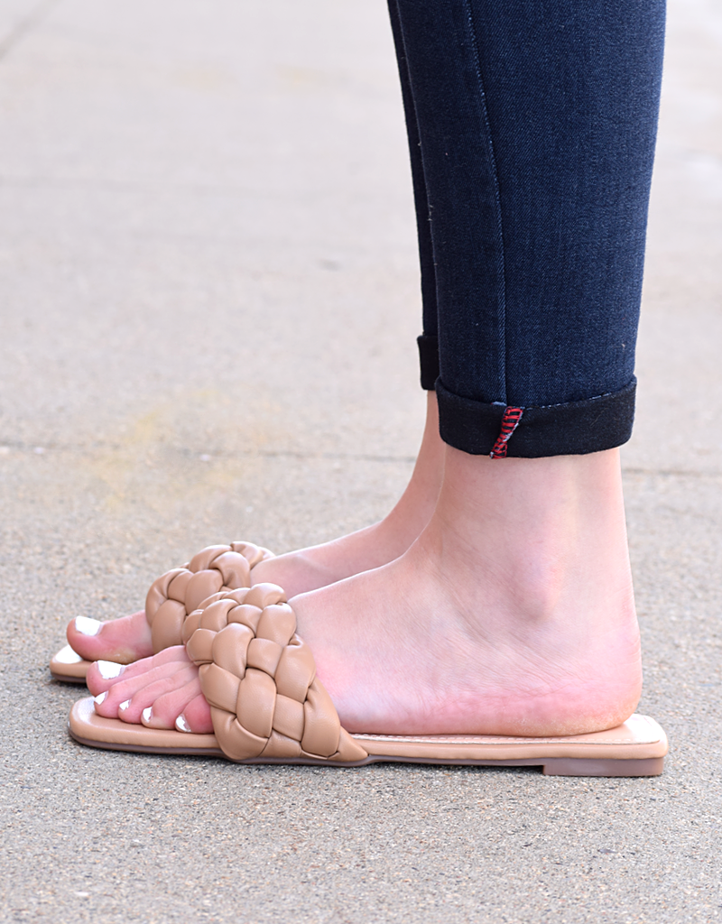 Braided Flat Sandals -Camel