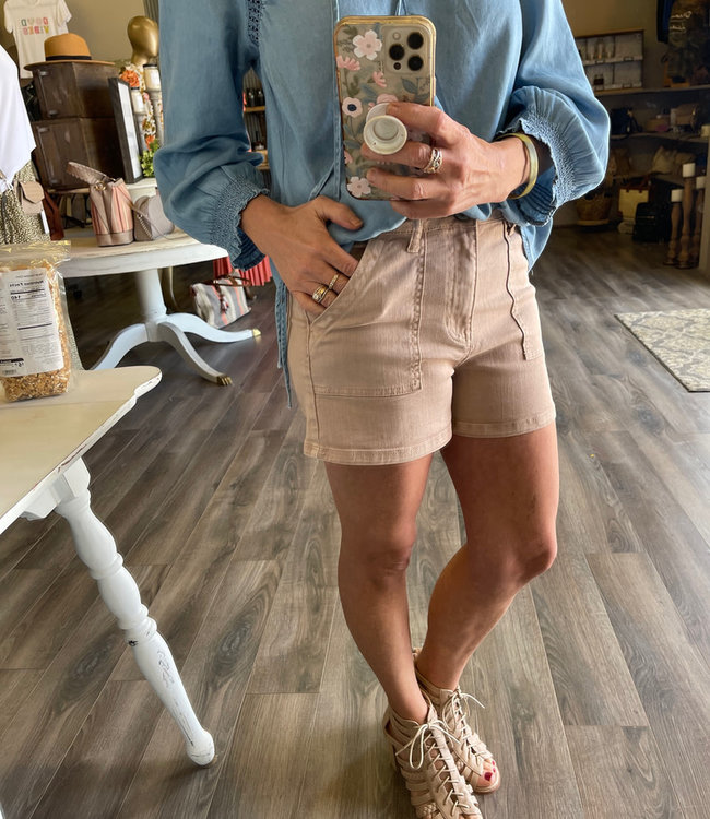 23 Best Brown shorts outfit ideas