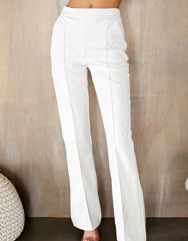 https://cdn.shoplightspeed.com/shops/617125/files/51642309/diane-flare-dress-pants-white.jpg