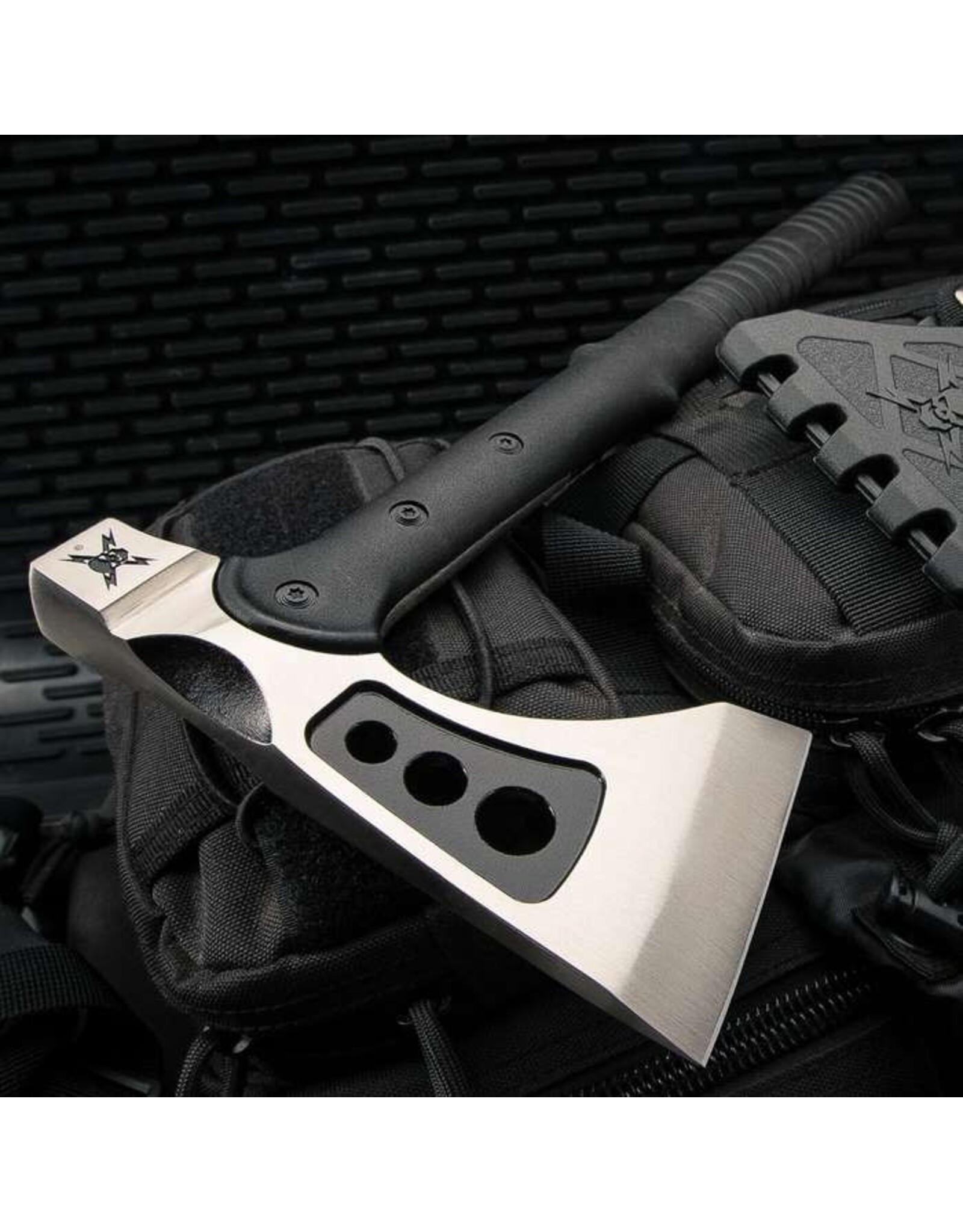 M48 M48 Woodsman Axe UC3395