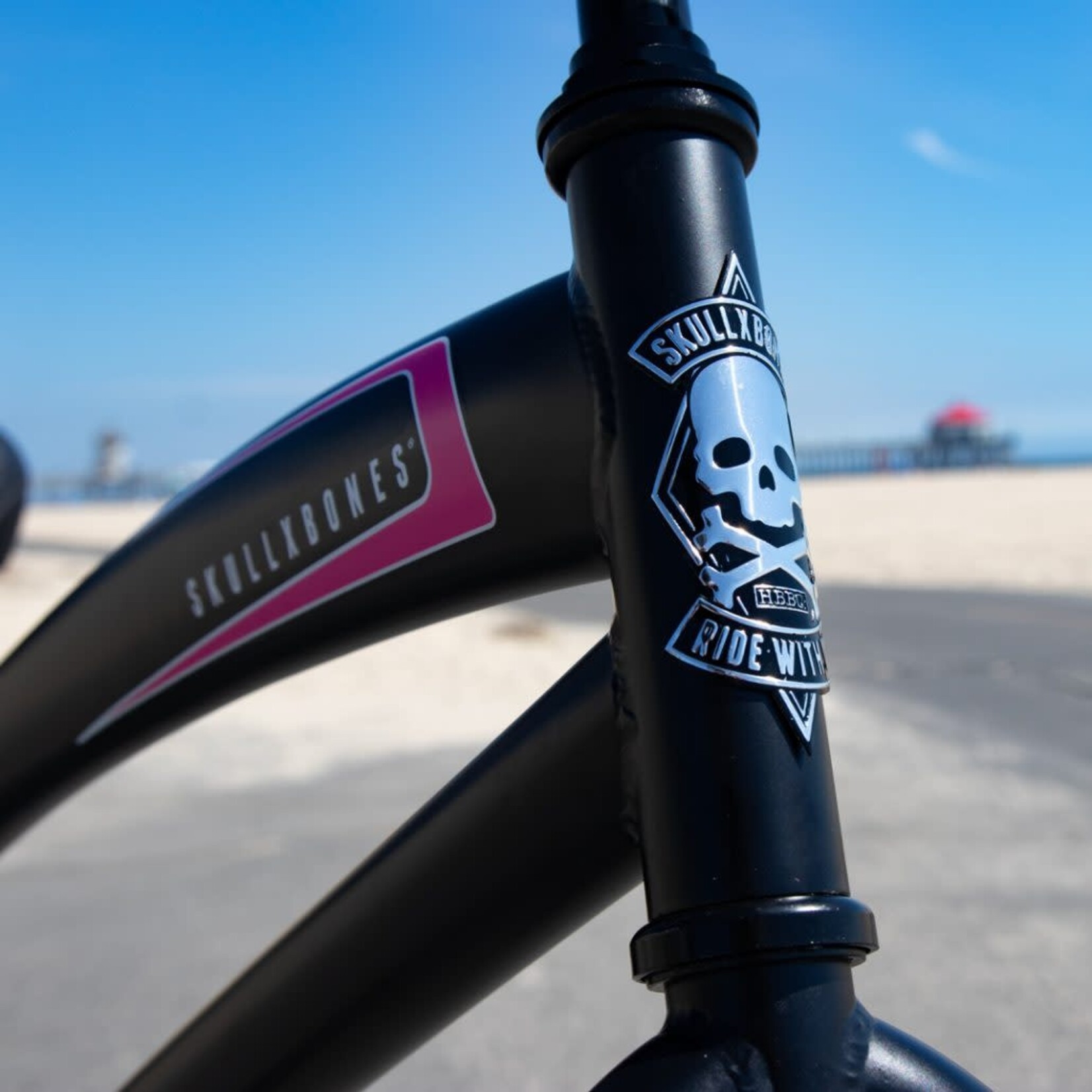 Huntington Beach Bicycle Company HBBC SkullXBones Womens - Flat Black/Pink