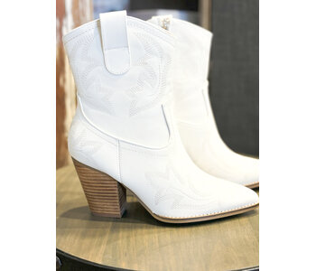 PLUS ONE - WHITE BOOTIE