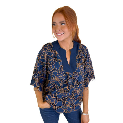 EMPRESS STITCH HORSESHOE NECK TOP