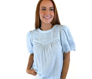 LIGHT BLUE EMBROIDERD TOP