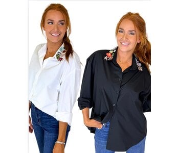 NOVELTY BUTTON COLLAR TOP
