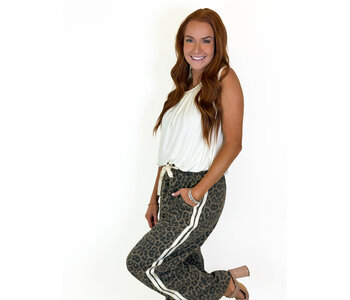 MOCHA LEOPARD PRINT PANT W/STRIPE