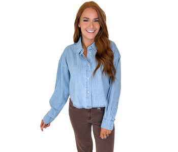 CHAMBRAY DENIM BUTTON UP TOP