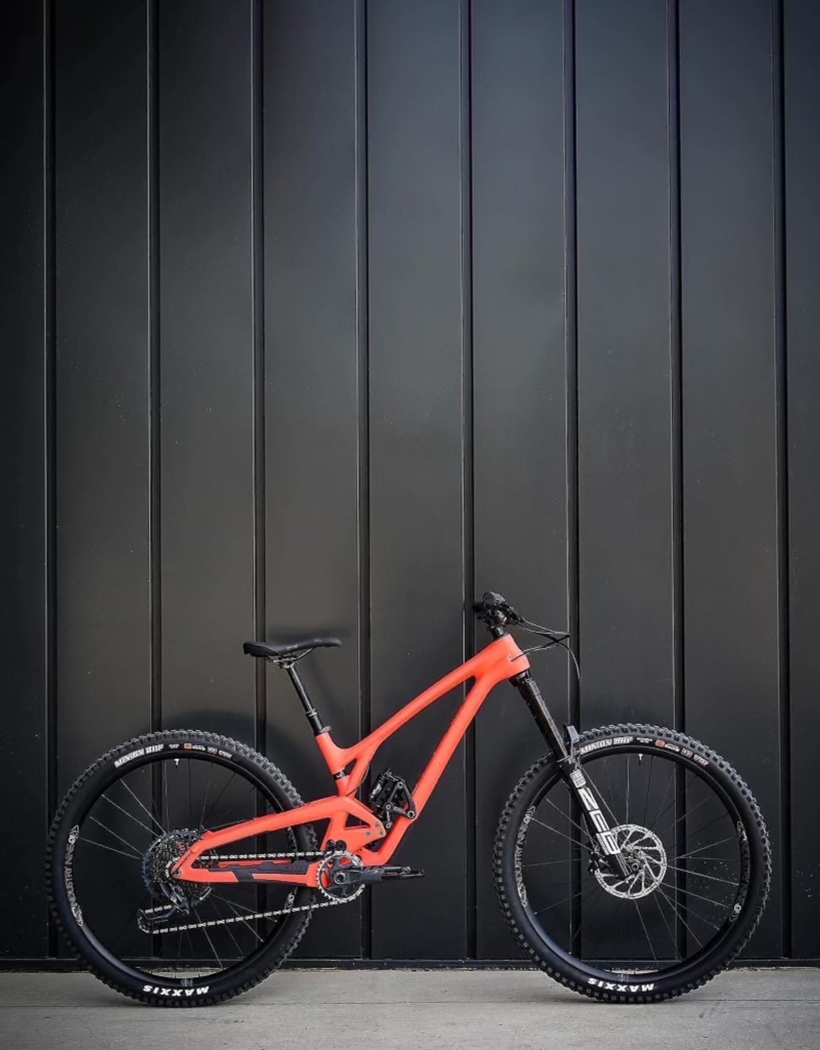 Evil Bikes 2022 Evil Wreckoning X01 - Coral XL