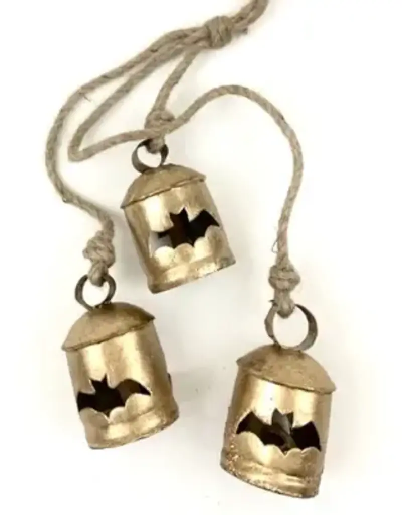 Bat 3-Bell Cluster