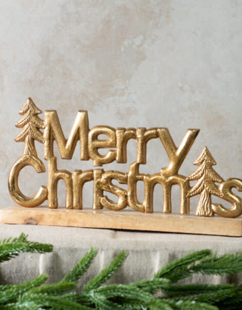 Wood and Gold Christmas Tabletop