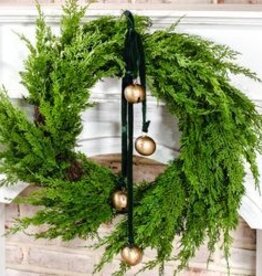 26" BURNT GOLD GREEN VELVET 4 BELL HANGER