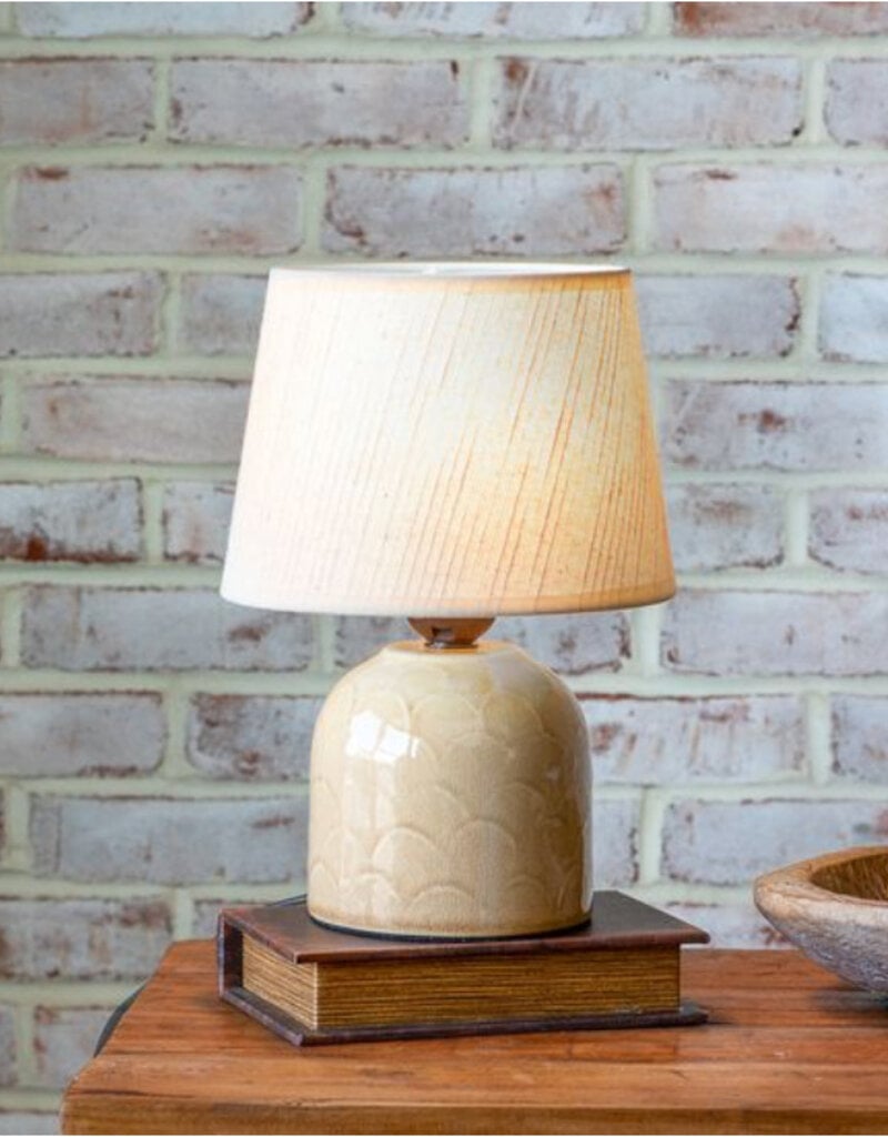 Beige Scallop Table Lamp