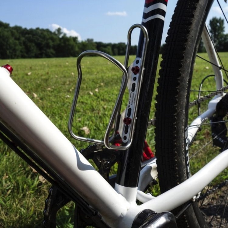 Wolf Tooth Morse Titanium Bottle Cage