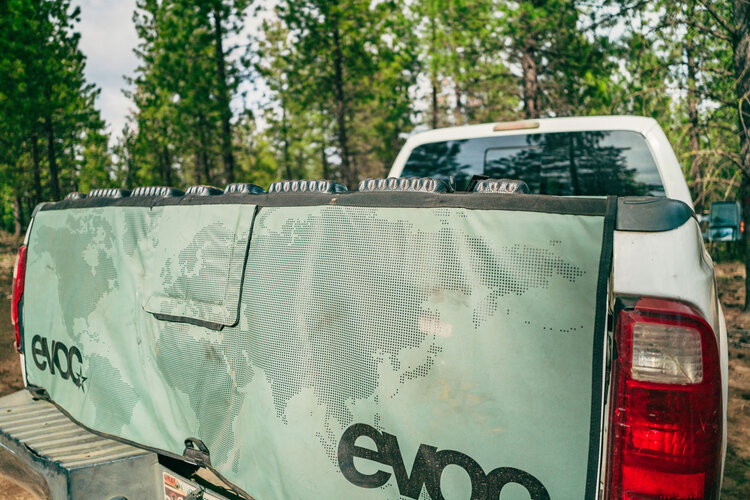 Tailgate Pad – Olive, 136cm / 53.5'' wide, for mid-sized trucks