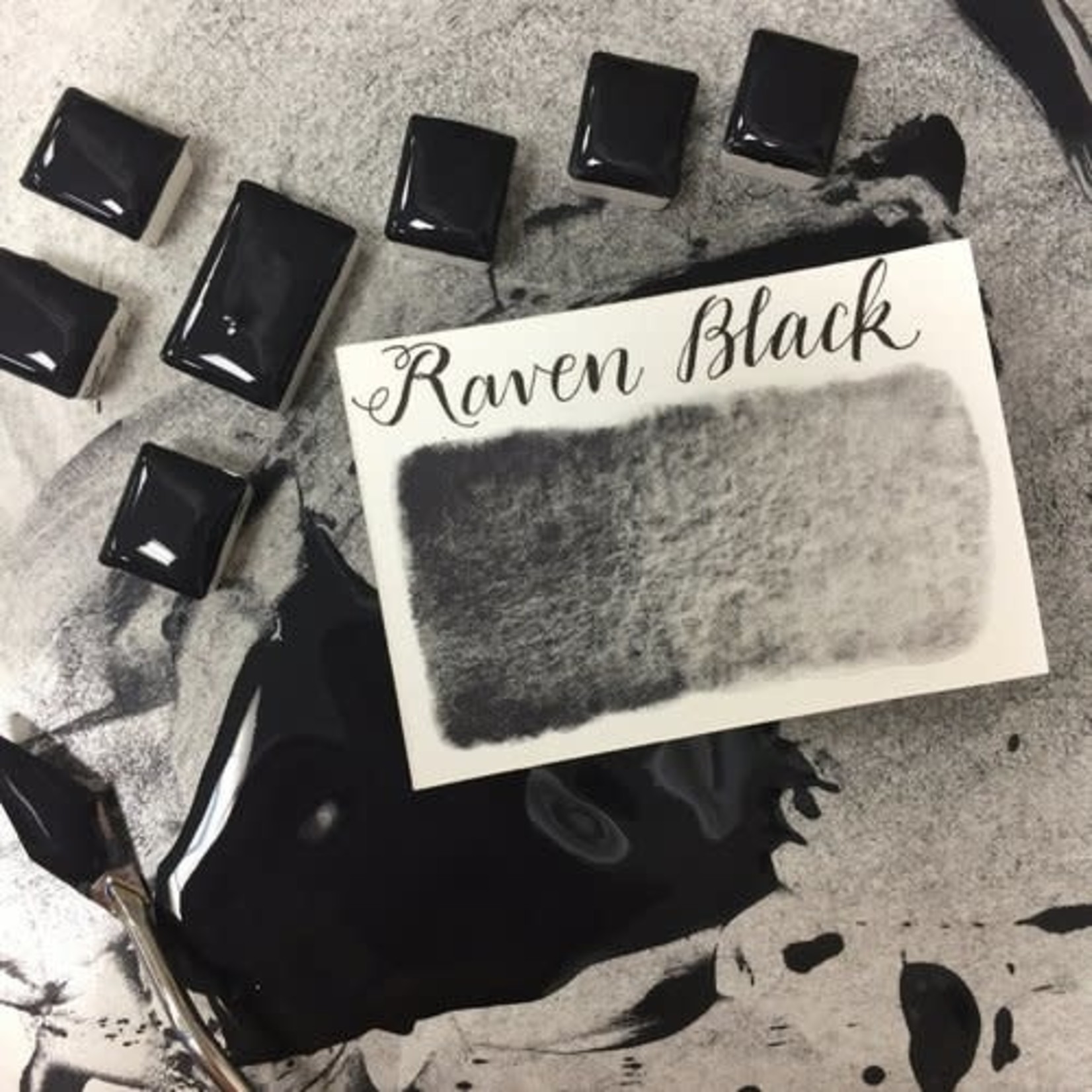 STONEGROUND STONEGROUND WATERCOLOUR HALF PAN RAVEN BLACK