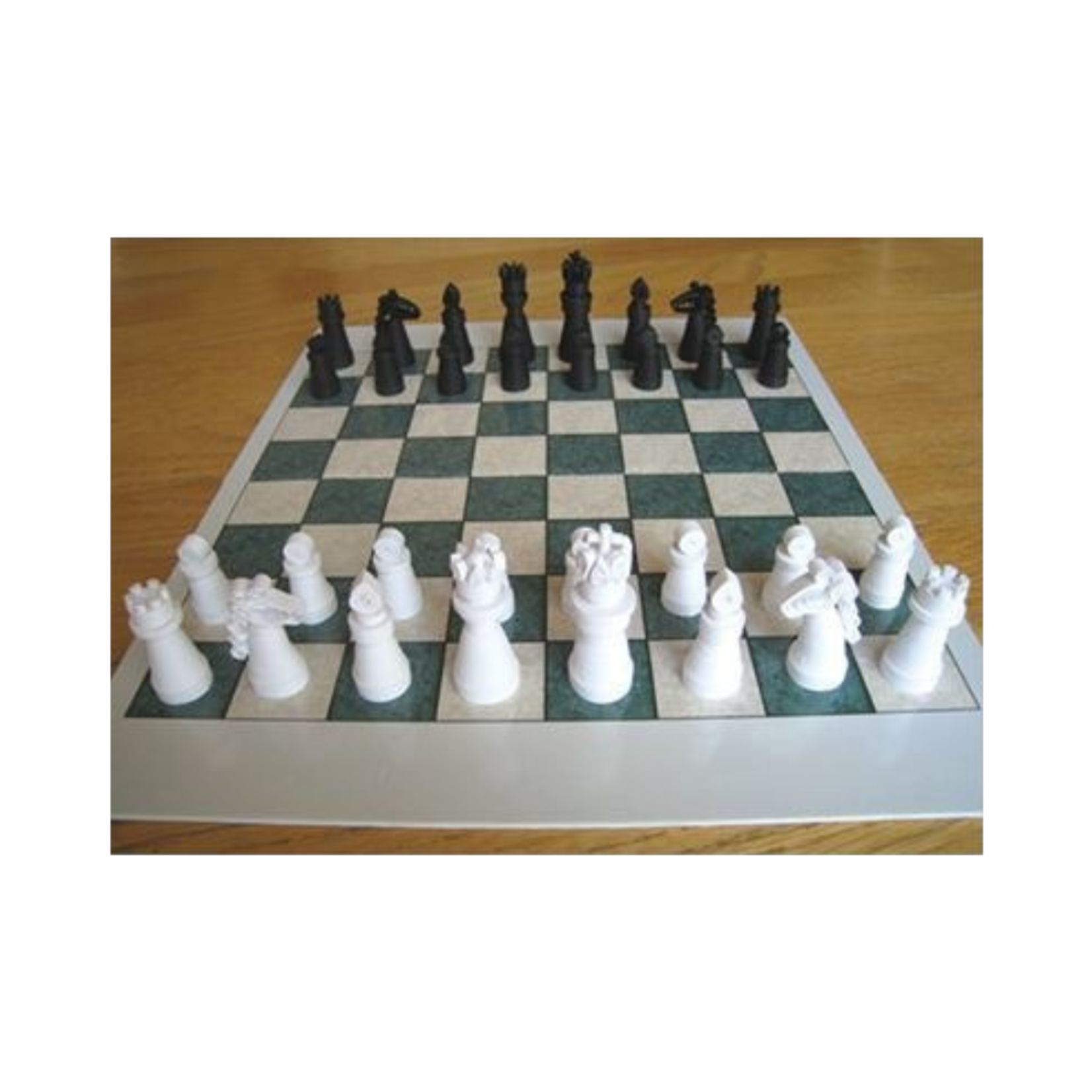 QUILLED CREATIONS CHESS SET