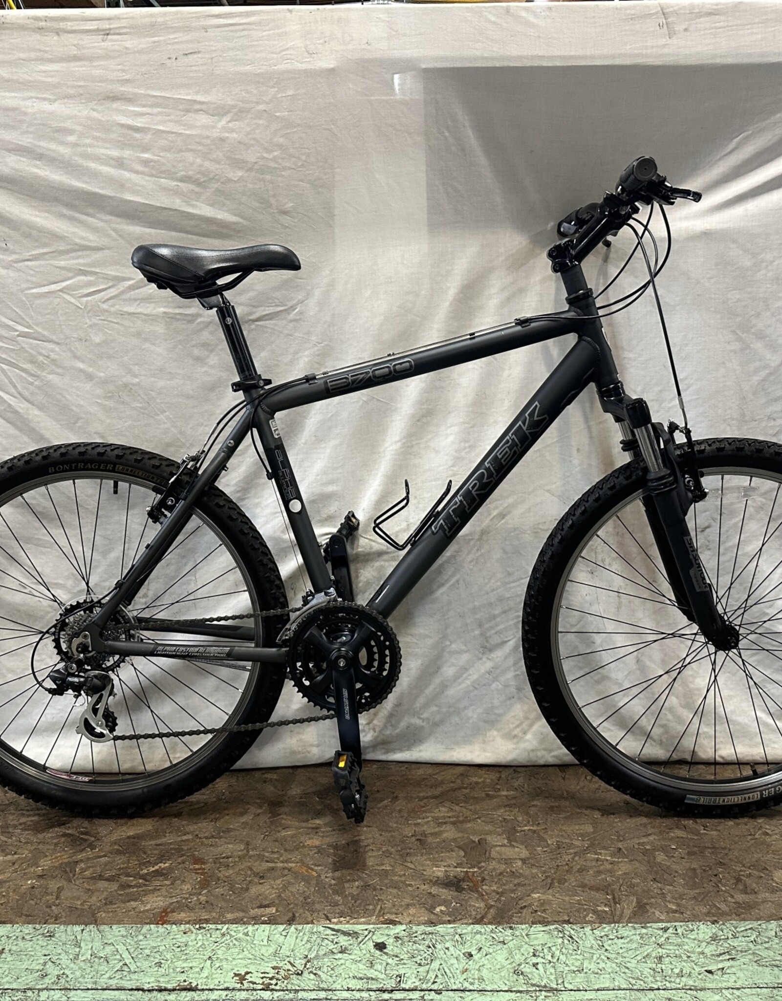 19.5"  Trek 3700 (628C C5U)