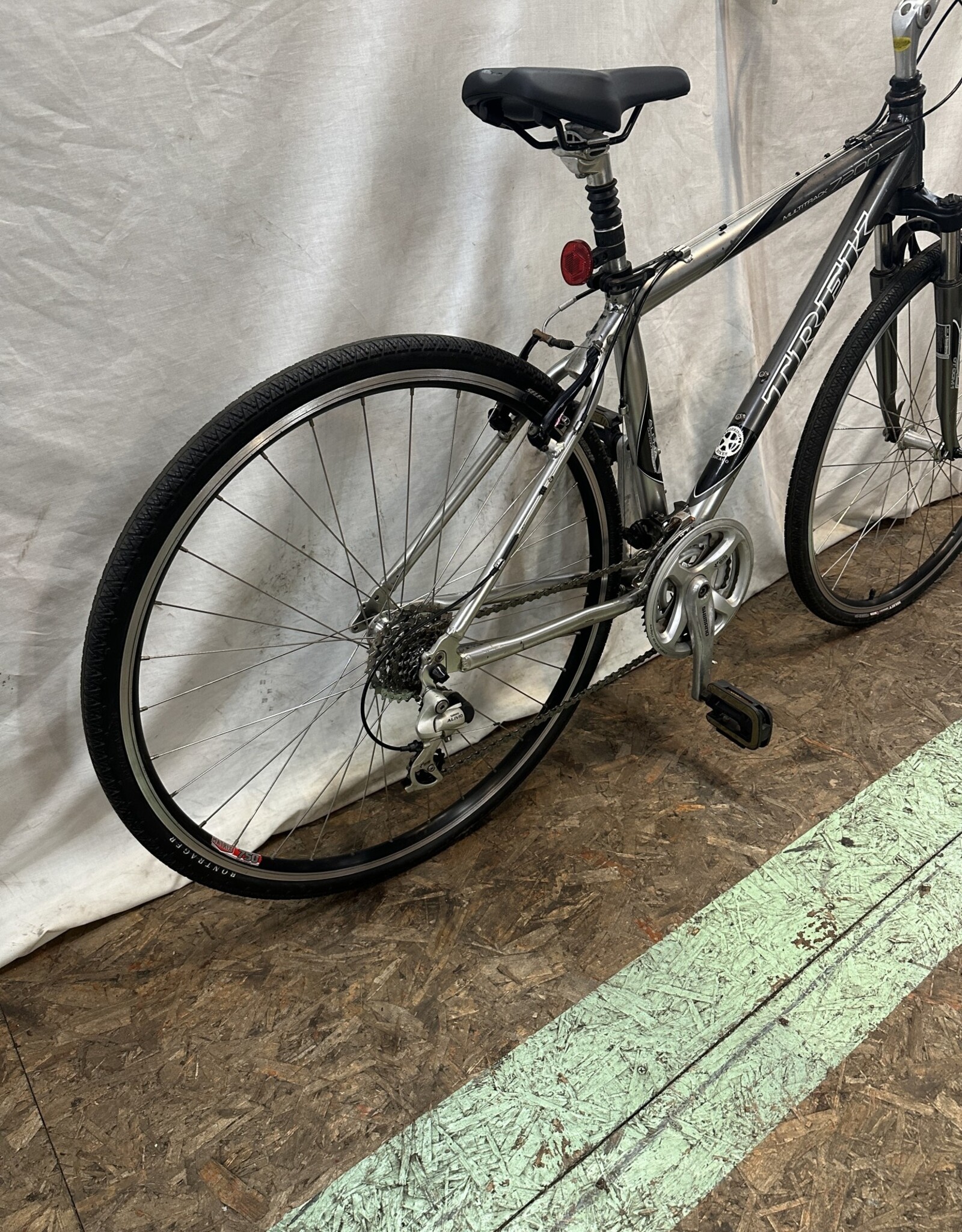 17+ Trek Multitrack 7200 Bike