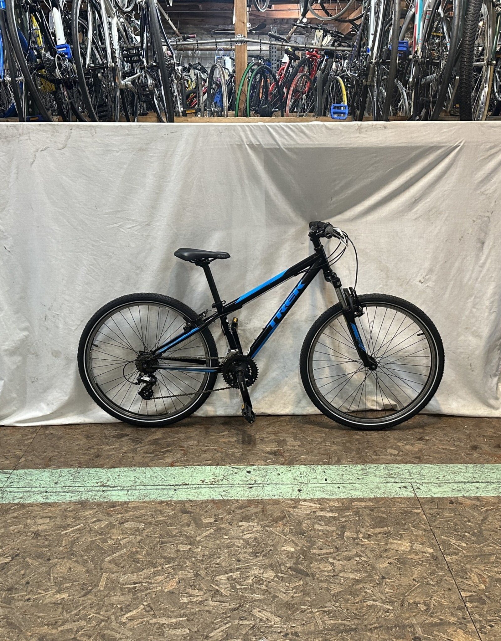 13" Trek 820 (030M B1U)