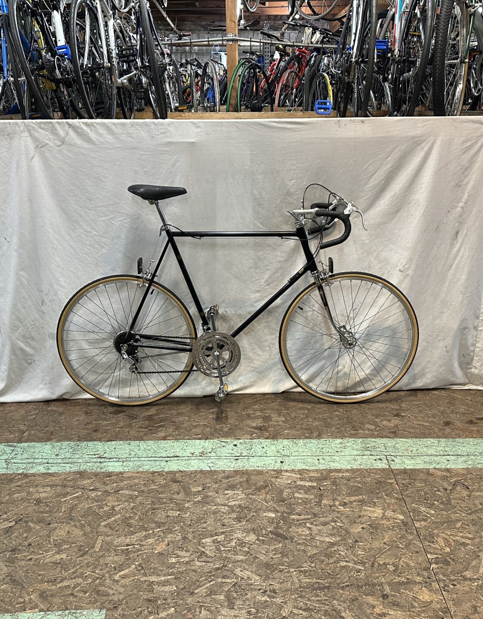 63cm Schwinn Road Bike (4636 B2L)