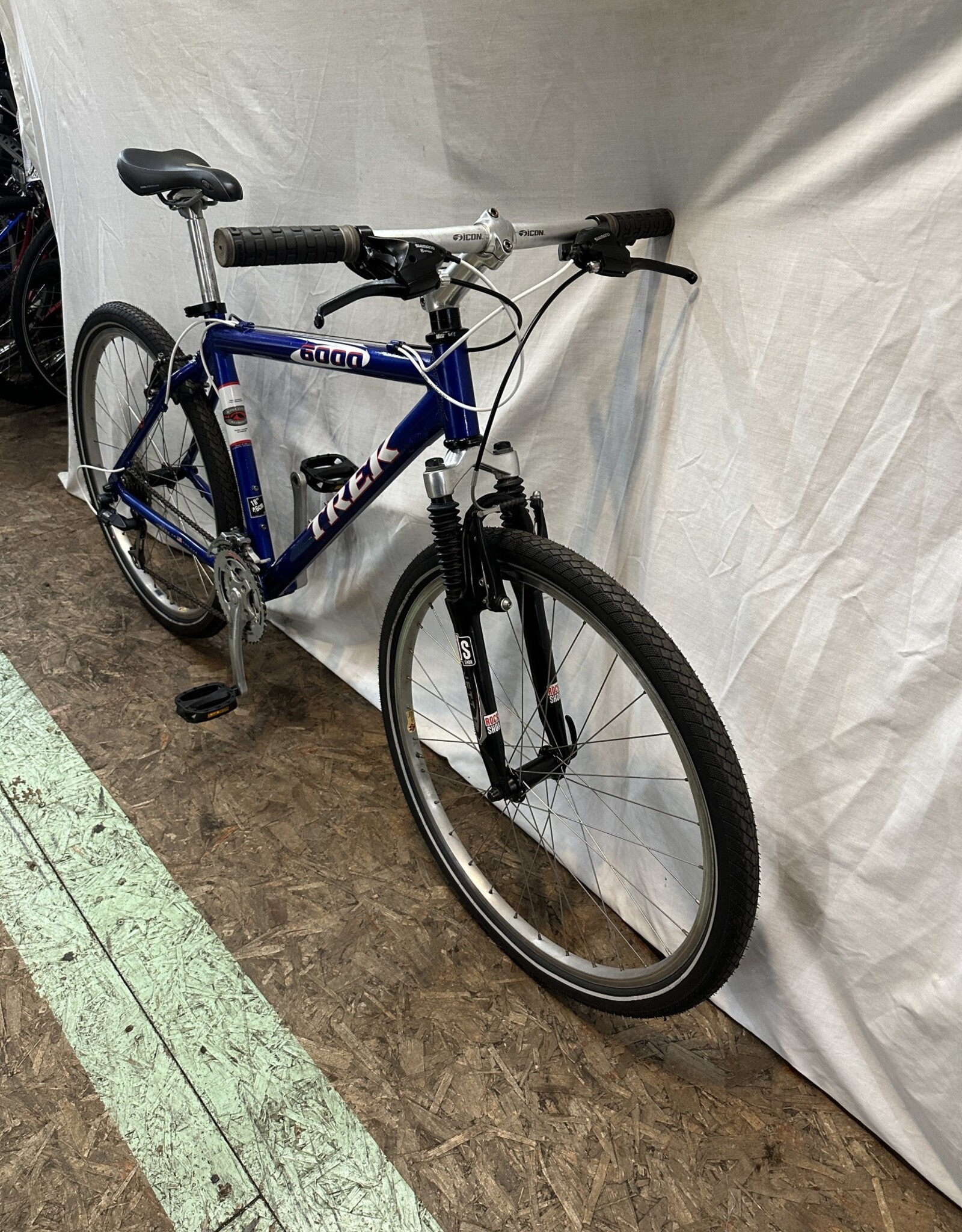 18" Trek 6000 (962R B2U)