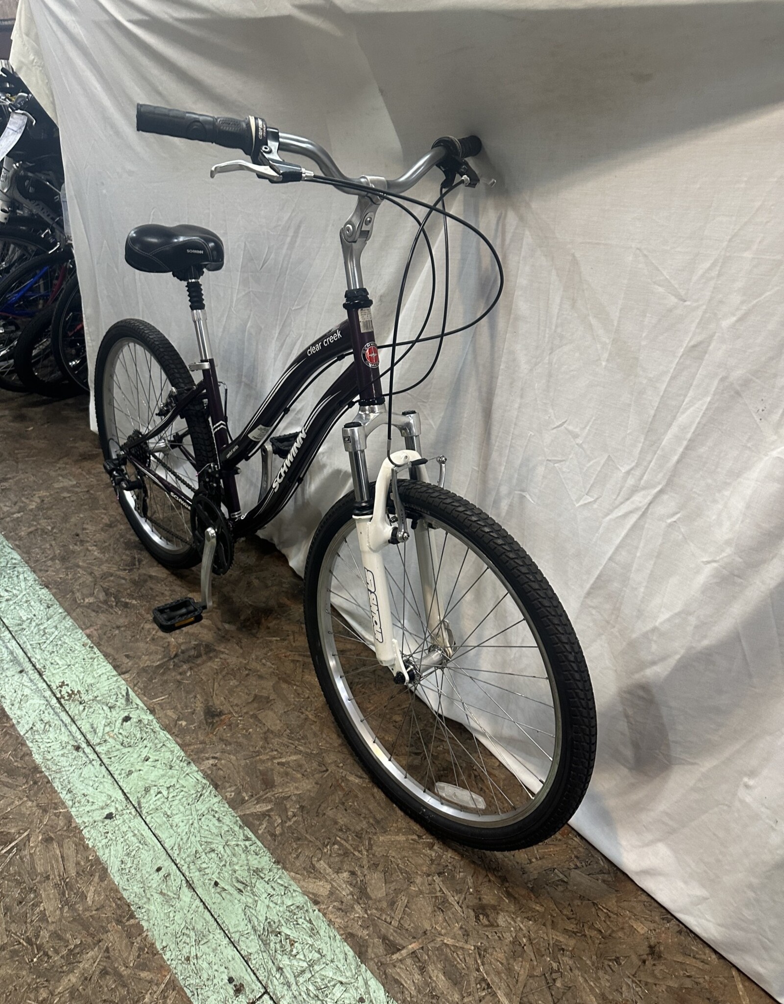 Women's schwinn clear creek comfort bike sales