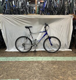 21"  Trek 820 ST (4960 B5U)