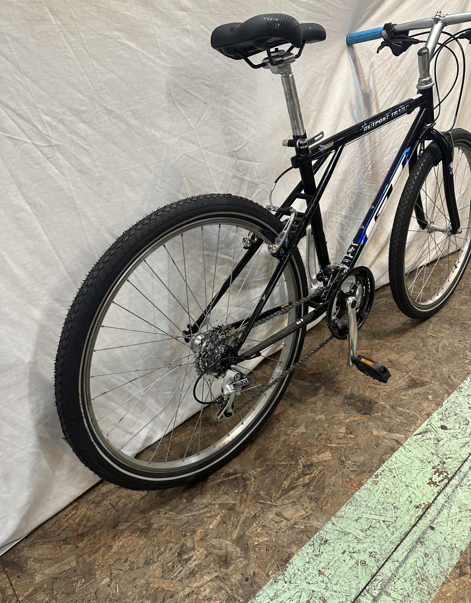 17"  GT Outpost Trail (8605 C5U)