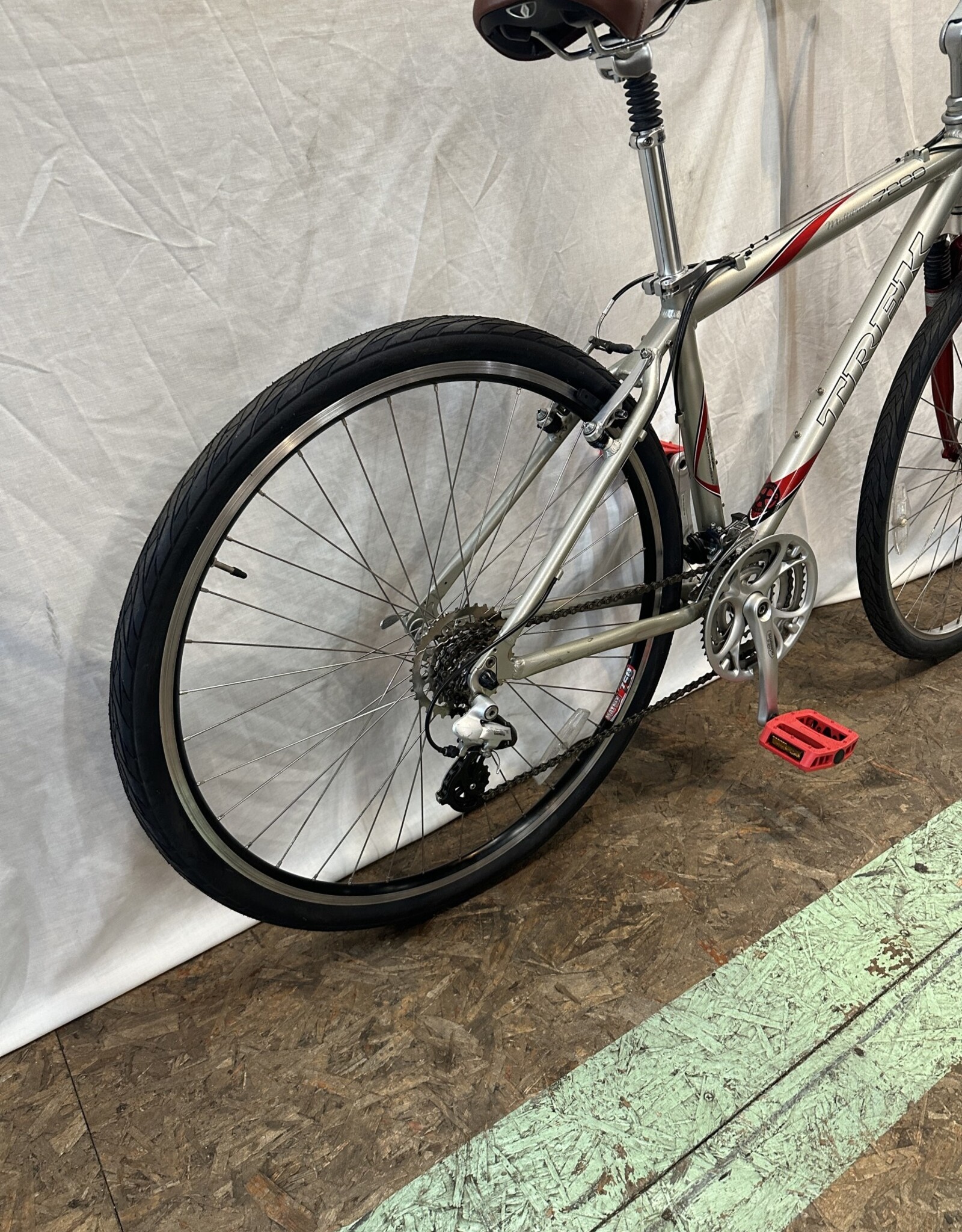 18"  Trek 7200 MultiTrack (6453 H3L)