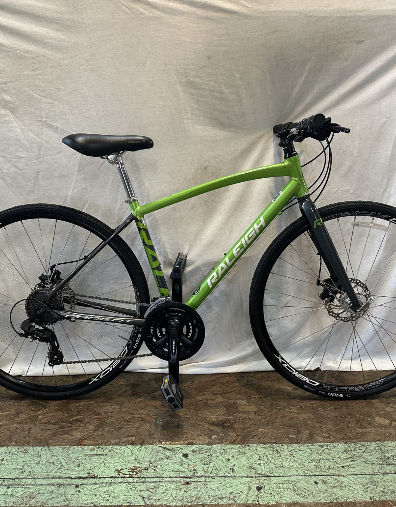 Raleigh cadent hotsell 2 bike