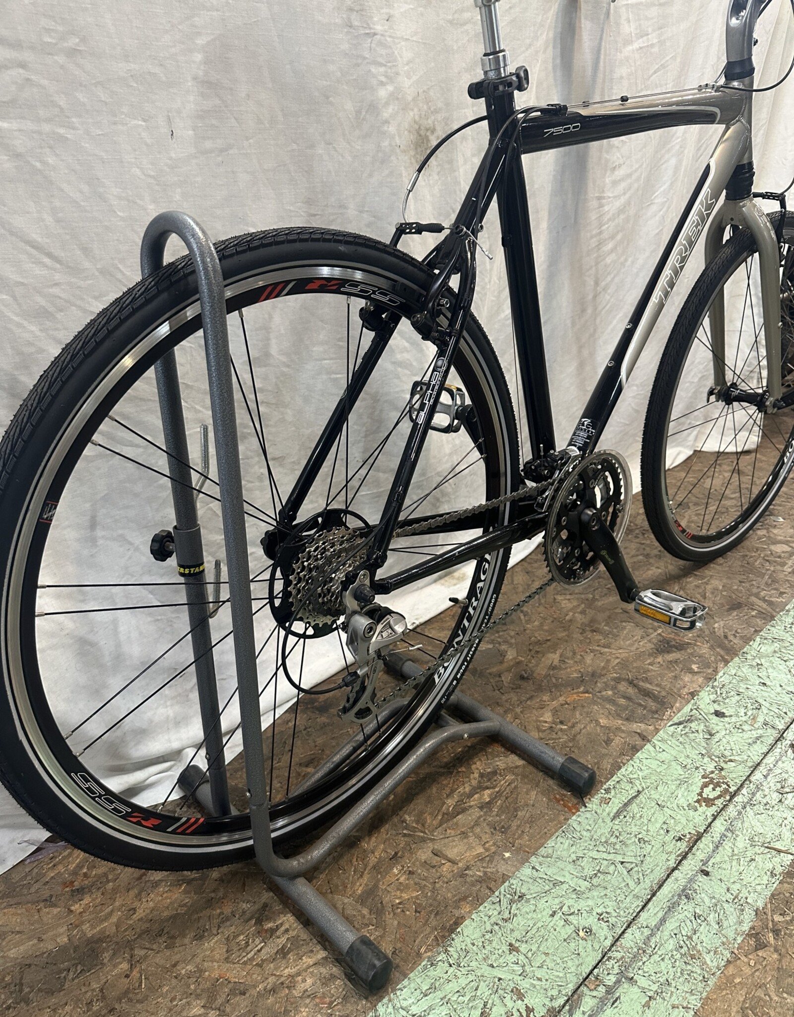 22.5"  Trek 7500 (347C C4U)