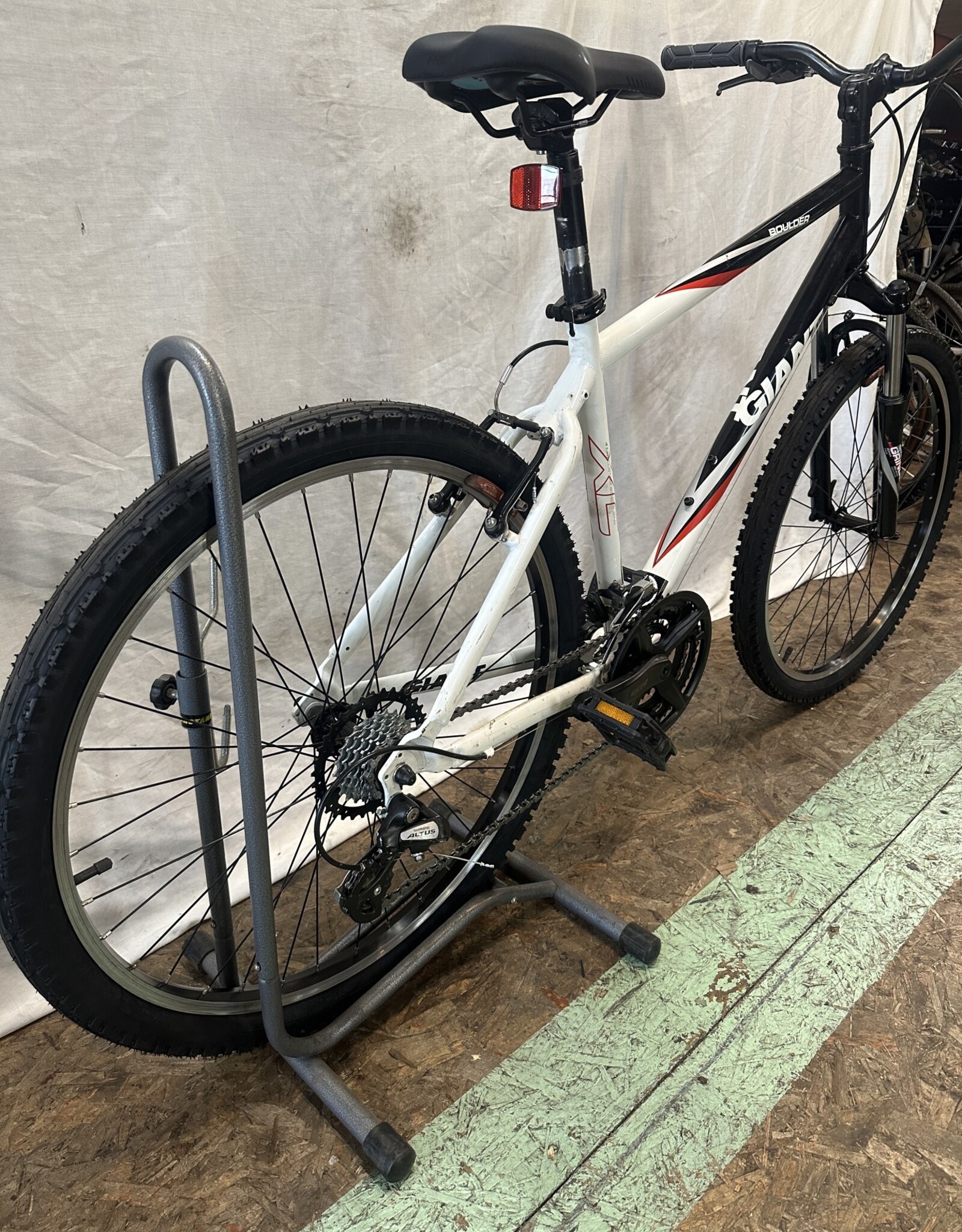 18" Giant Boulder (426 H1L)