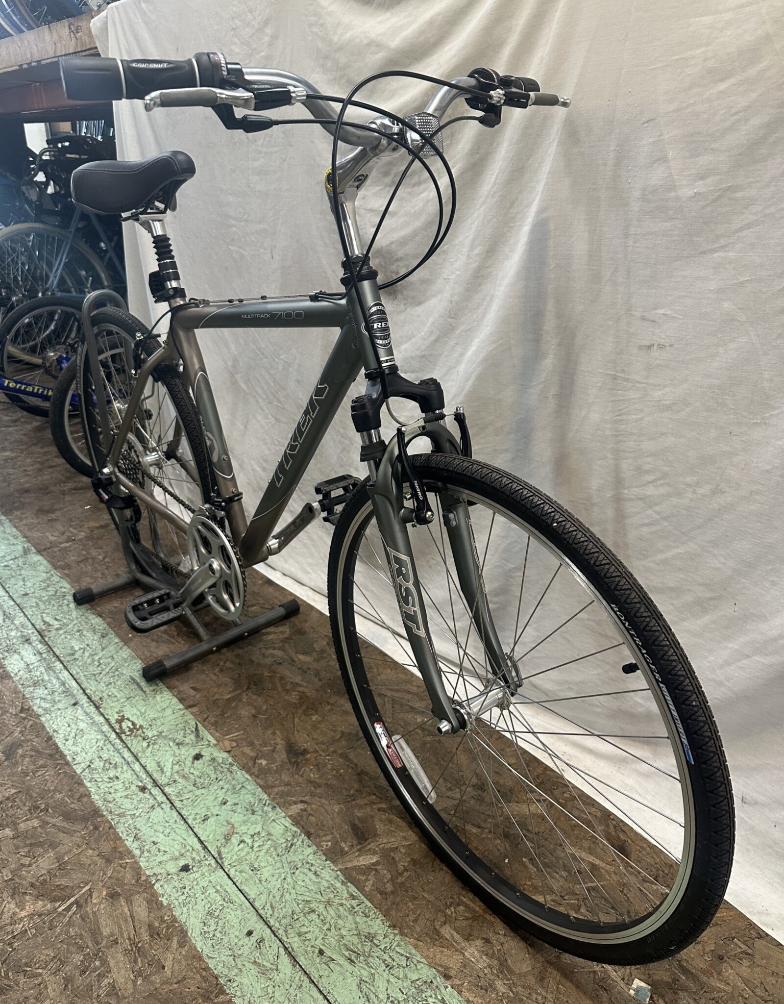 18"  Trek 7100 MultiTrack (042X I1U)