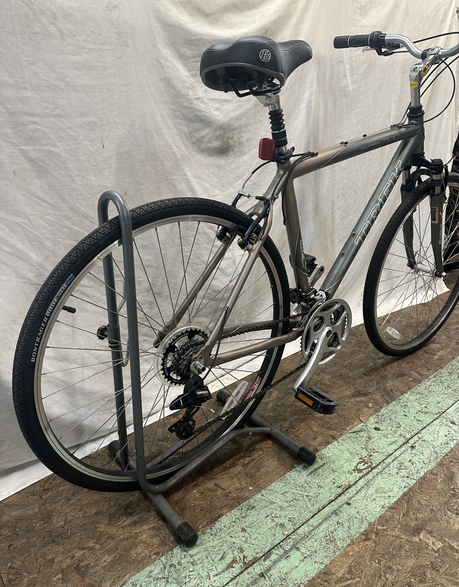 18"  Trek 7100 MultiTrack (042X I1U)