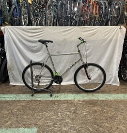 23"  Giant Sedona (9497 H4U)