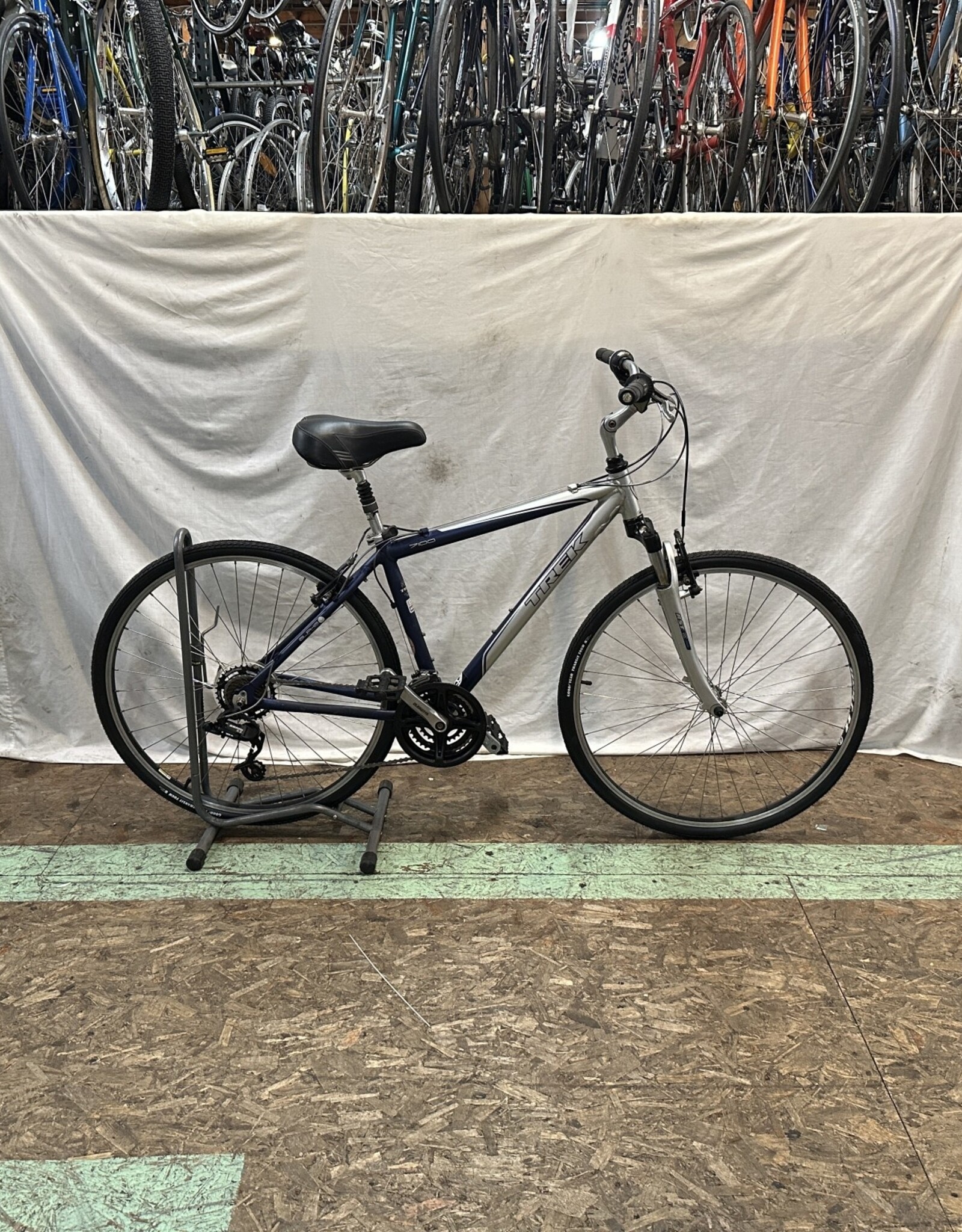 17.5"  Trek 7100 (214E G2U)