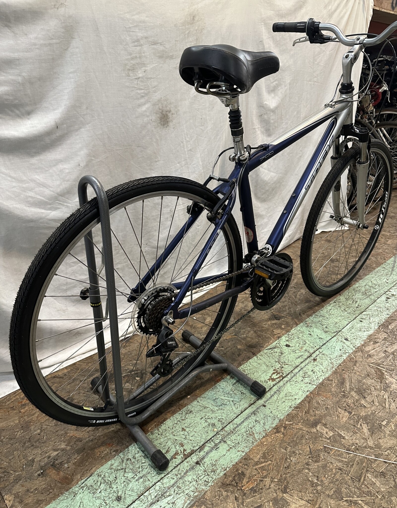 17.5"  Trek 7100 (214E G2U)