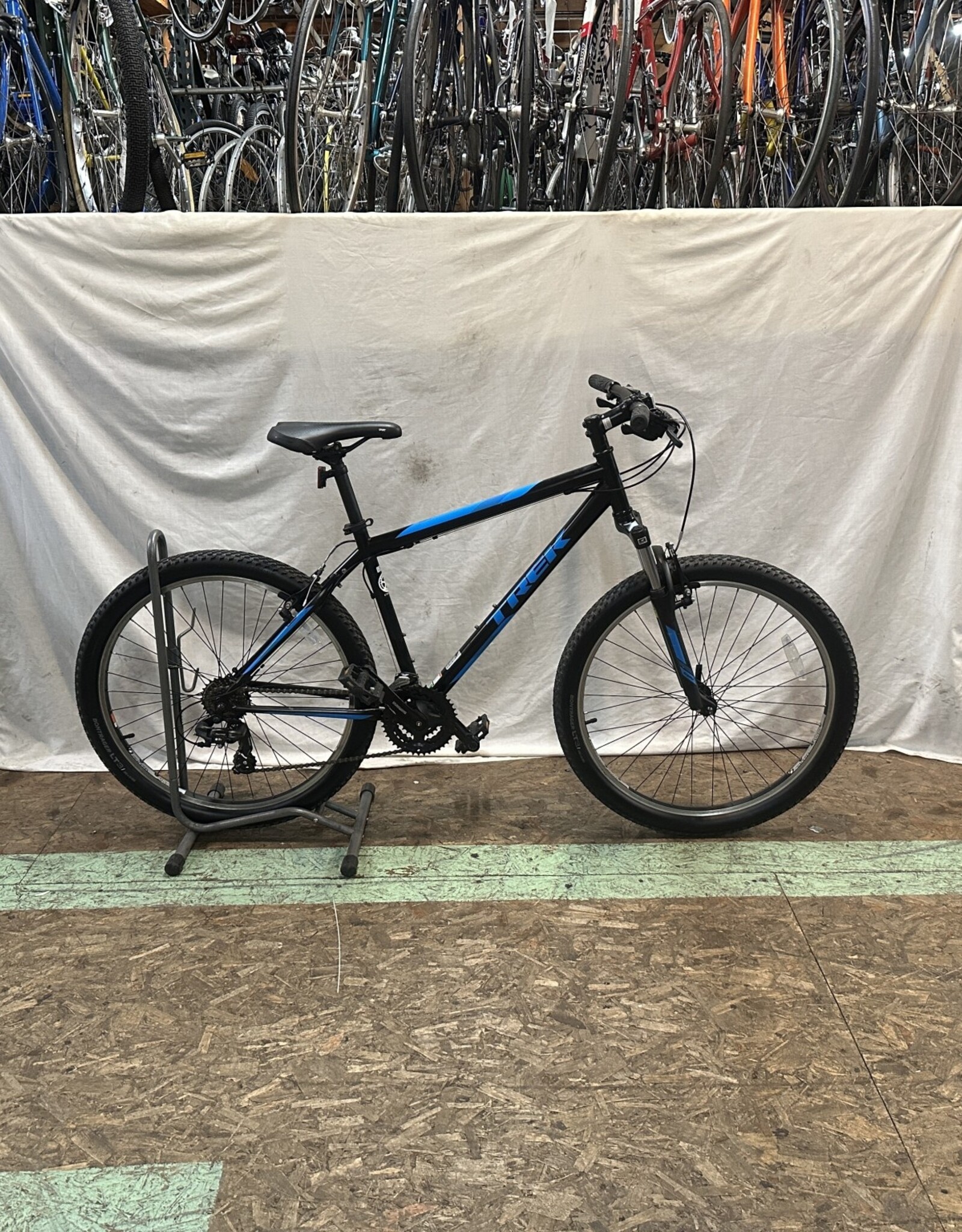 18" Trek 820 (115M G2U)