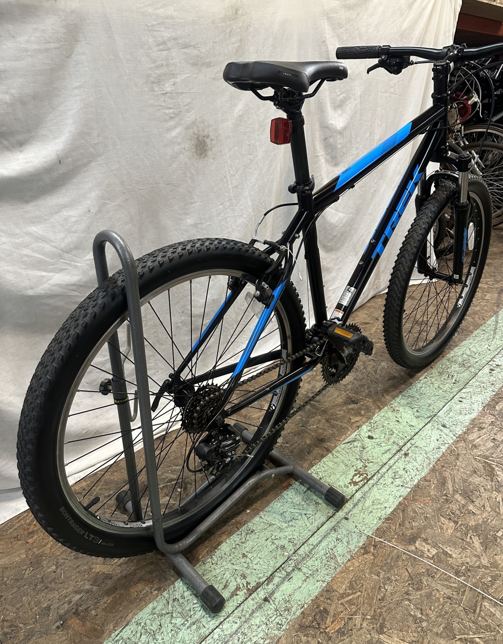 18" Trek 820 (115M G2U)