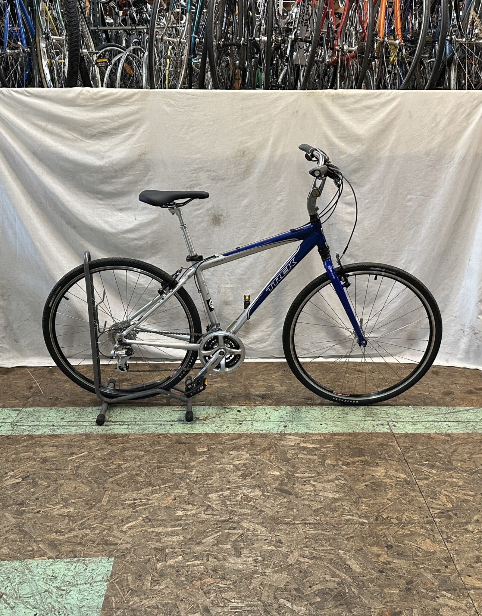 17.5" Trek 7300 (8710 G3U)