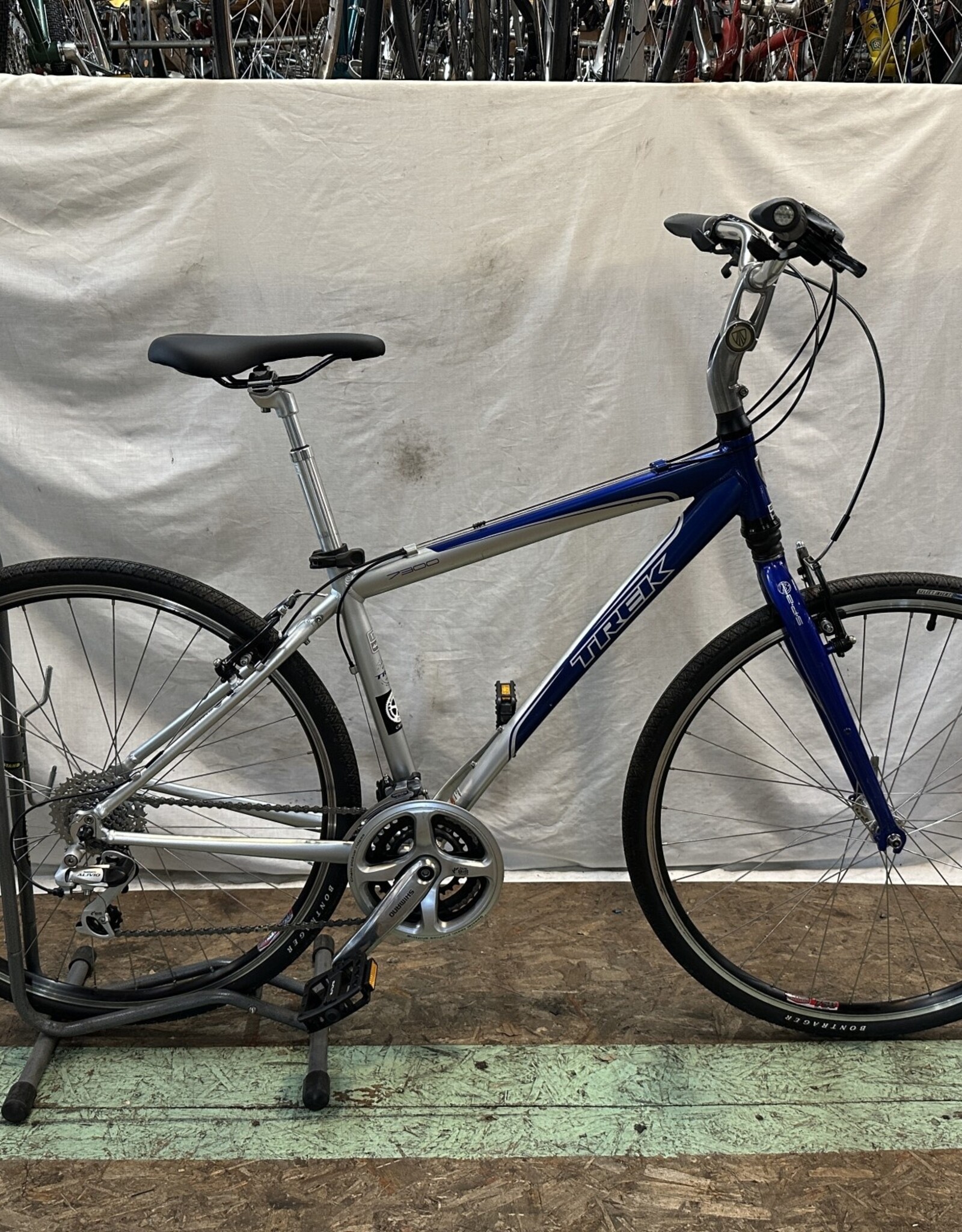 17.5" Trek 7300 (8710 G3U)