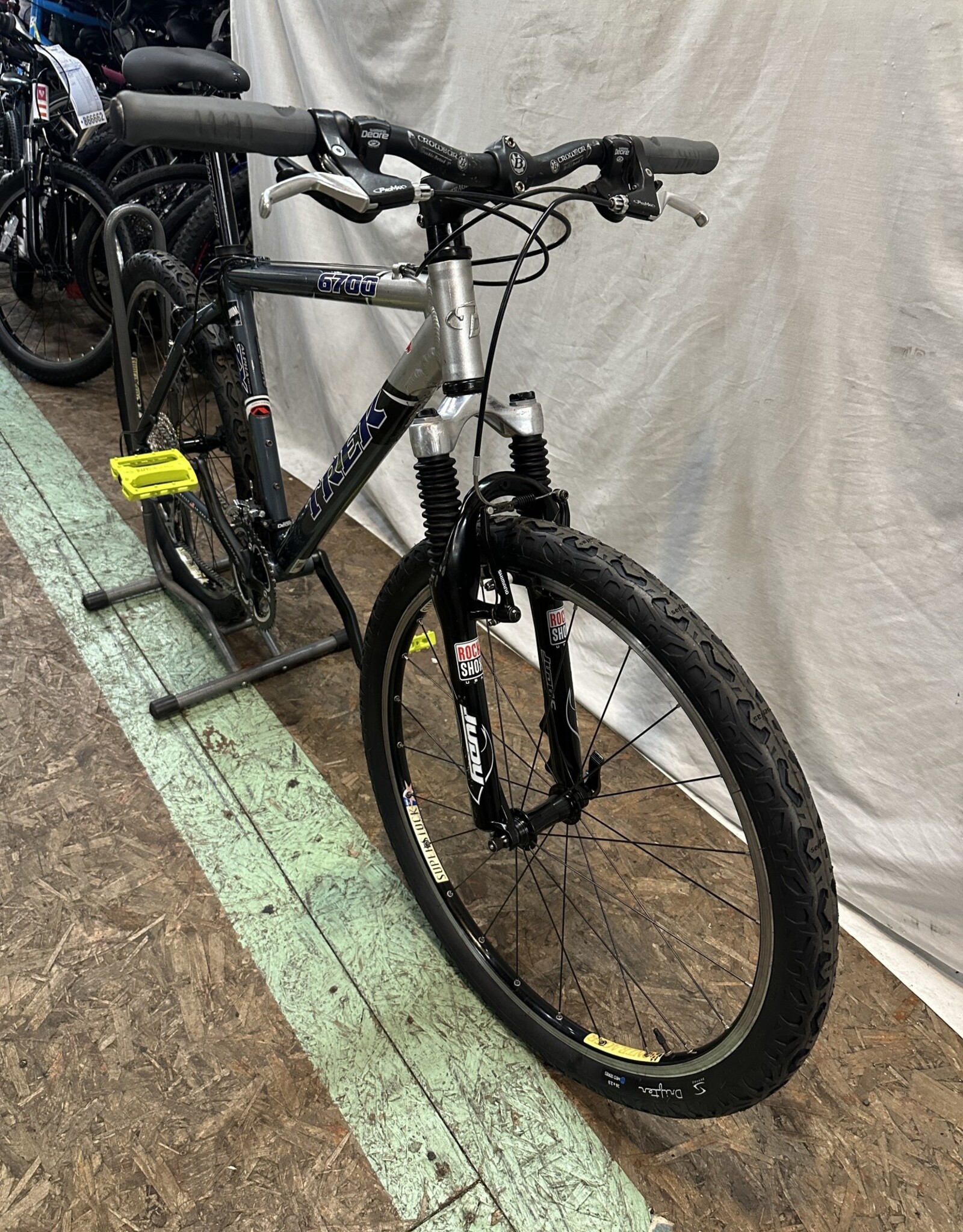 18"  Trek 6700 (1435 G3U)