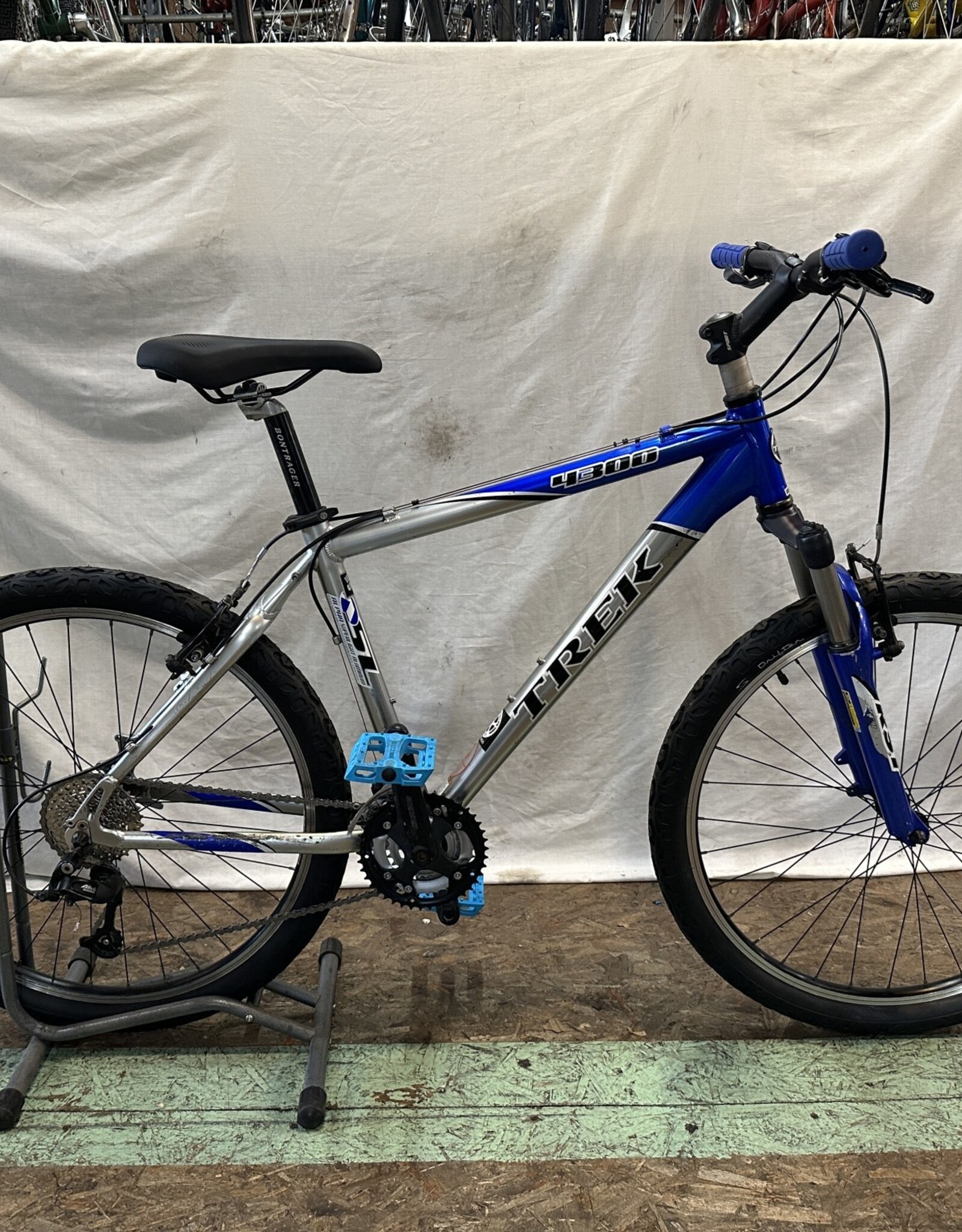 18" Trek 4300 (678A G4U)