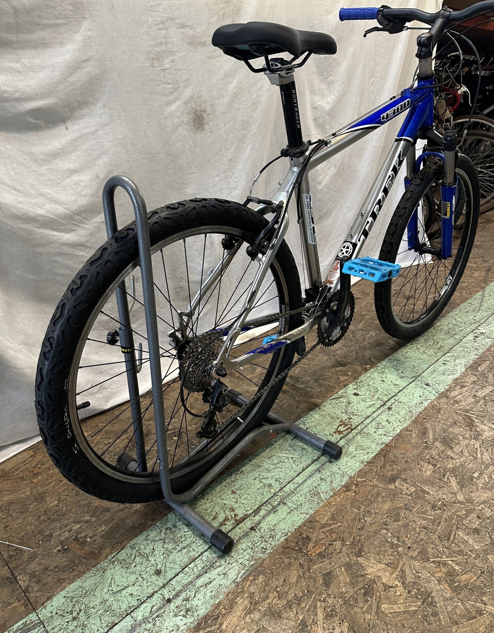 18" Trek 4300 (678A G4U)