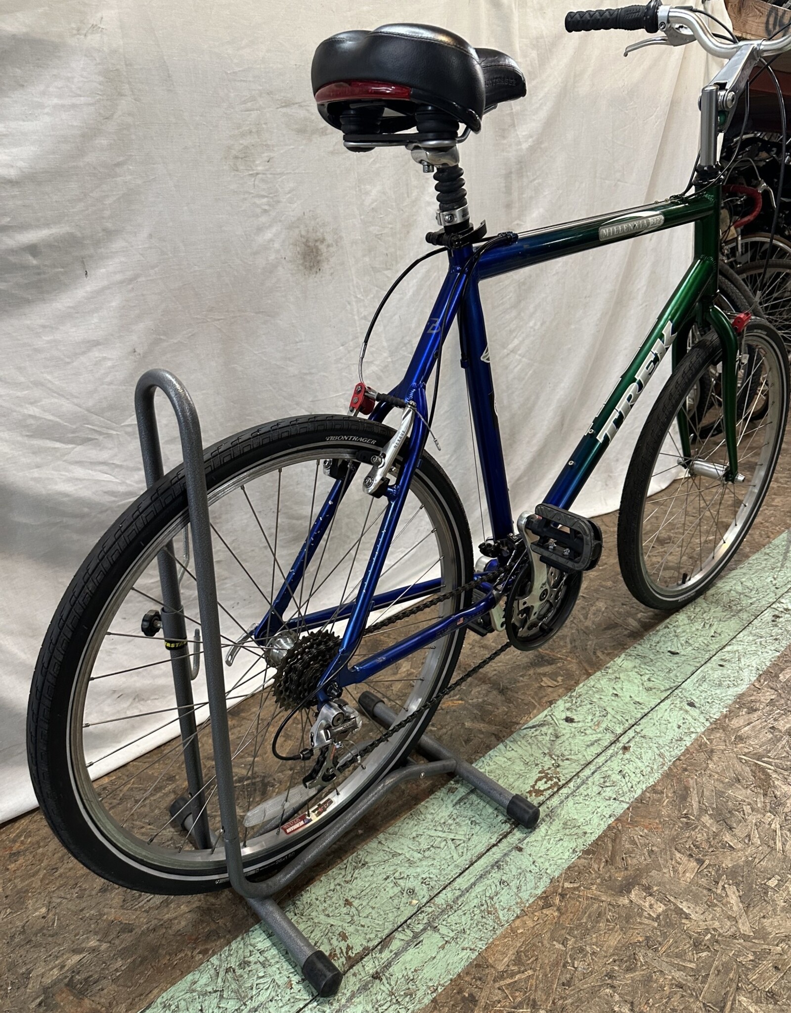 23" Trek Millennia HT (7077 H3L)