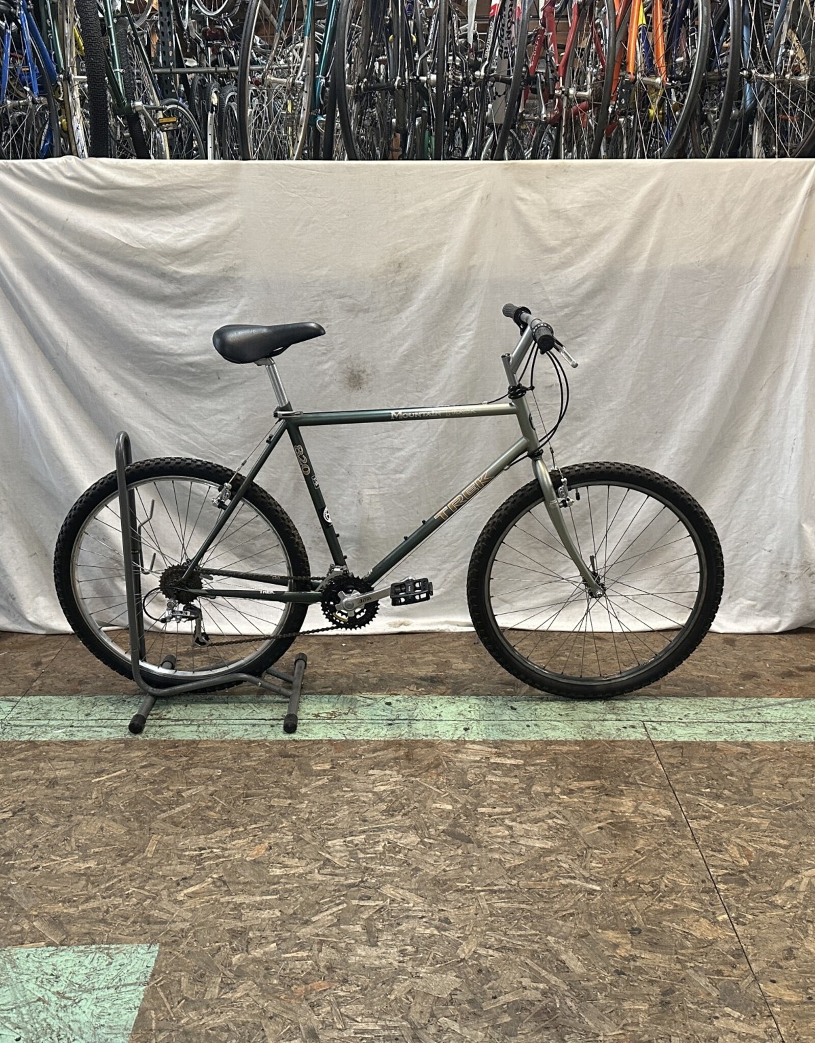 21" Trek 820  Mountain Track (1722 B2U)