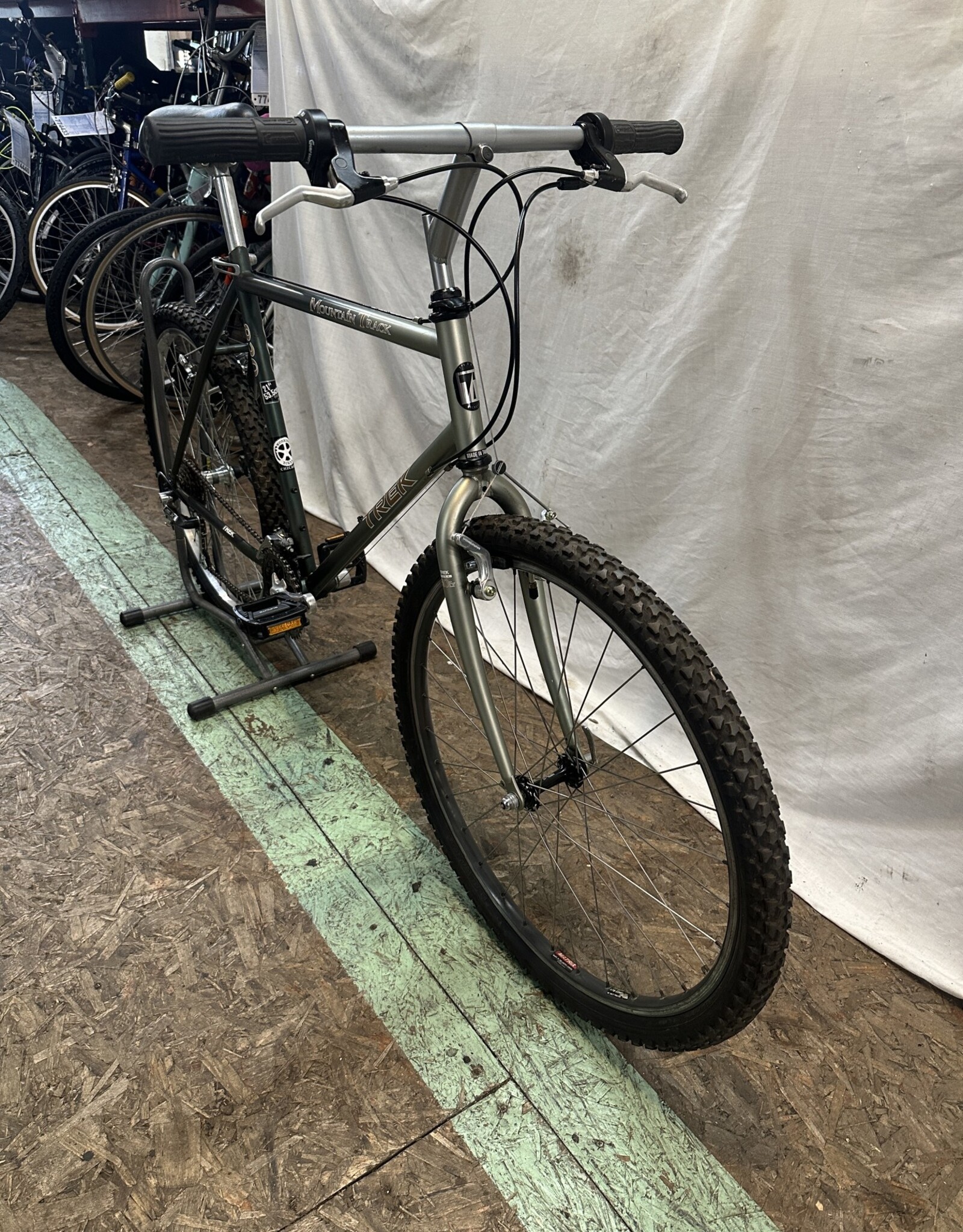 21" Trek 820  Mountain Track (1722 B2U)