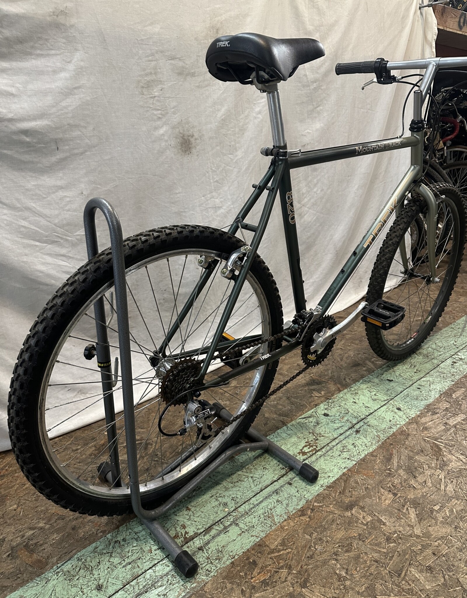 21" Trek 820  Mountain Track (1722 B2U)
